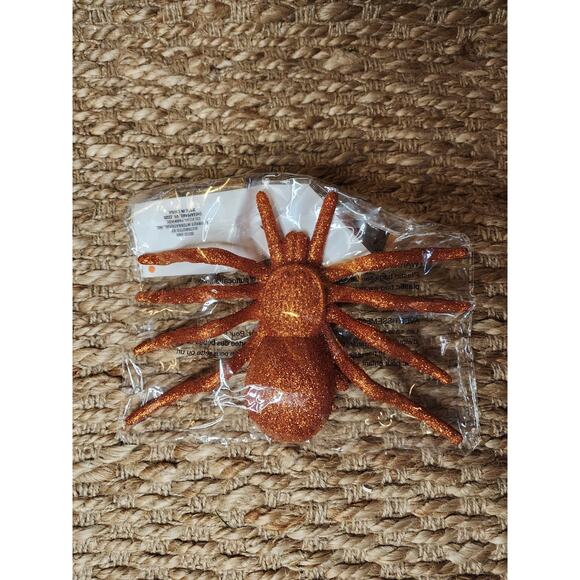 Large Tarantula Spiders Scary Halloween Prop Decor 4 Pc Arachnid NEW! - Picture 4 of 8